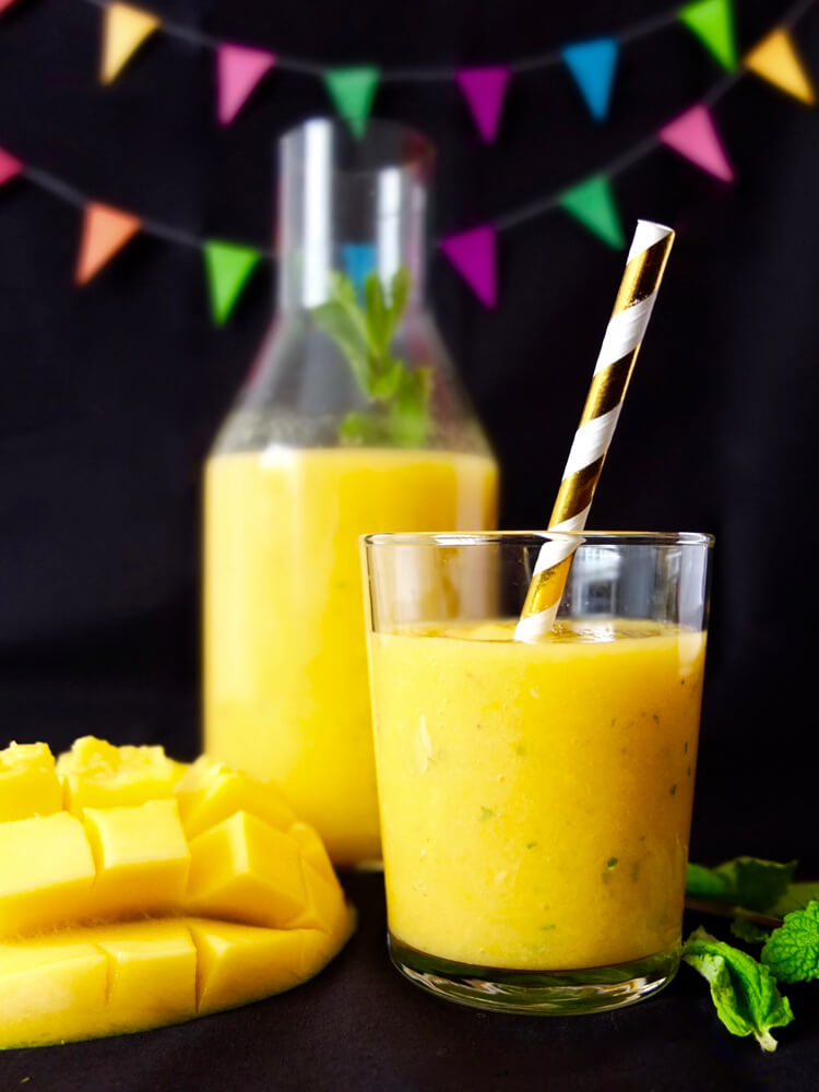 Sommer-Smoothie mit Mango & frischer Minze - La Crema Patisserie Foodblog Backblog