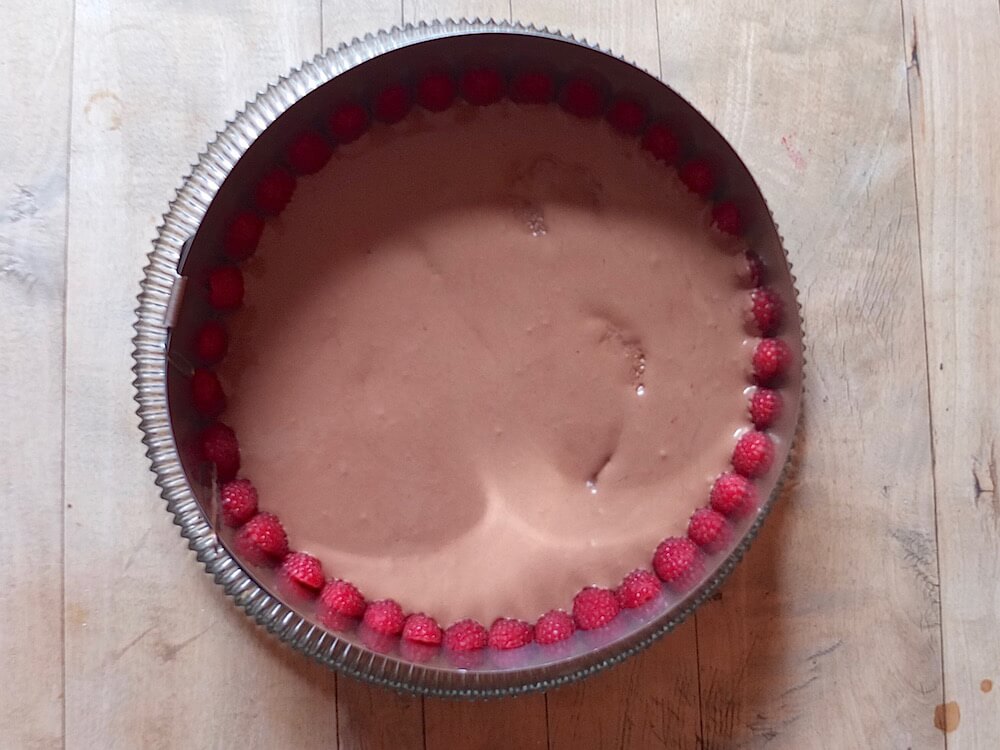 Zubereitung Himbeere-Schoko-Torte mit Mandelbiskuit - La Crema Patisserie Foodblog Backblog
