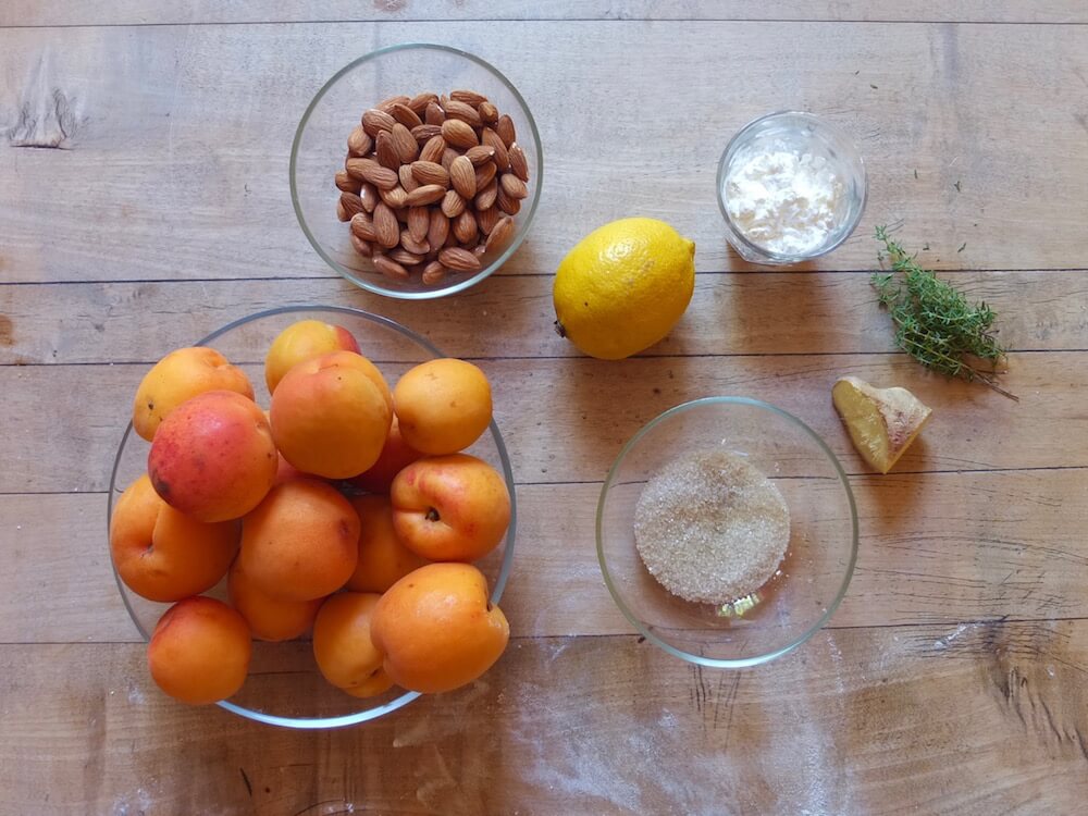 Zutaten Aprikosentarte mit Ingwer, Thymian und Mandeln - La Crema Patisserie Foodblog Backblog