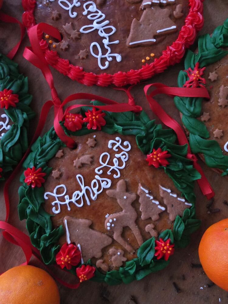 Weihnachtliche Lebkuchen Anhänger | La Crema Patisserie Food- und Backblog