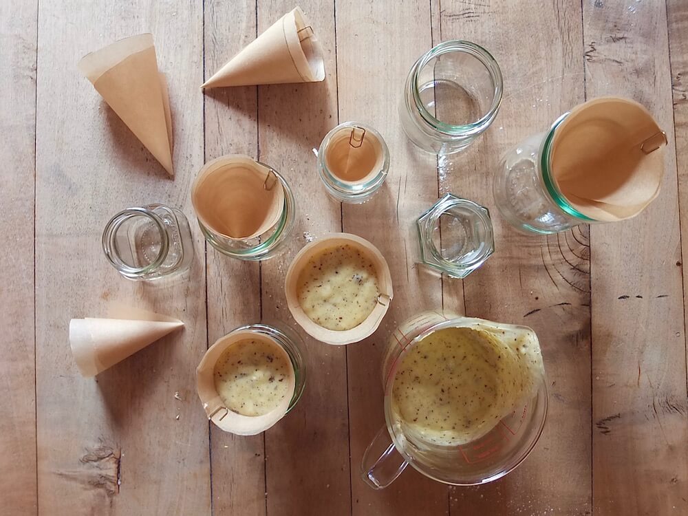 Zubereitung der Deko für die Birne-Helene-Torte | La Crema Patisserie Food- und Backblog