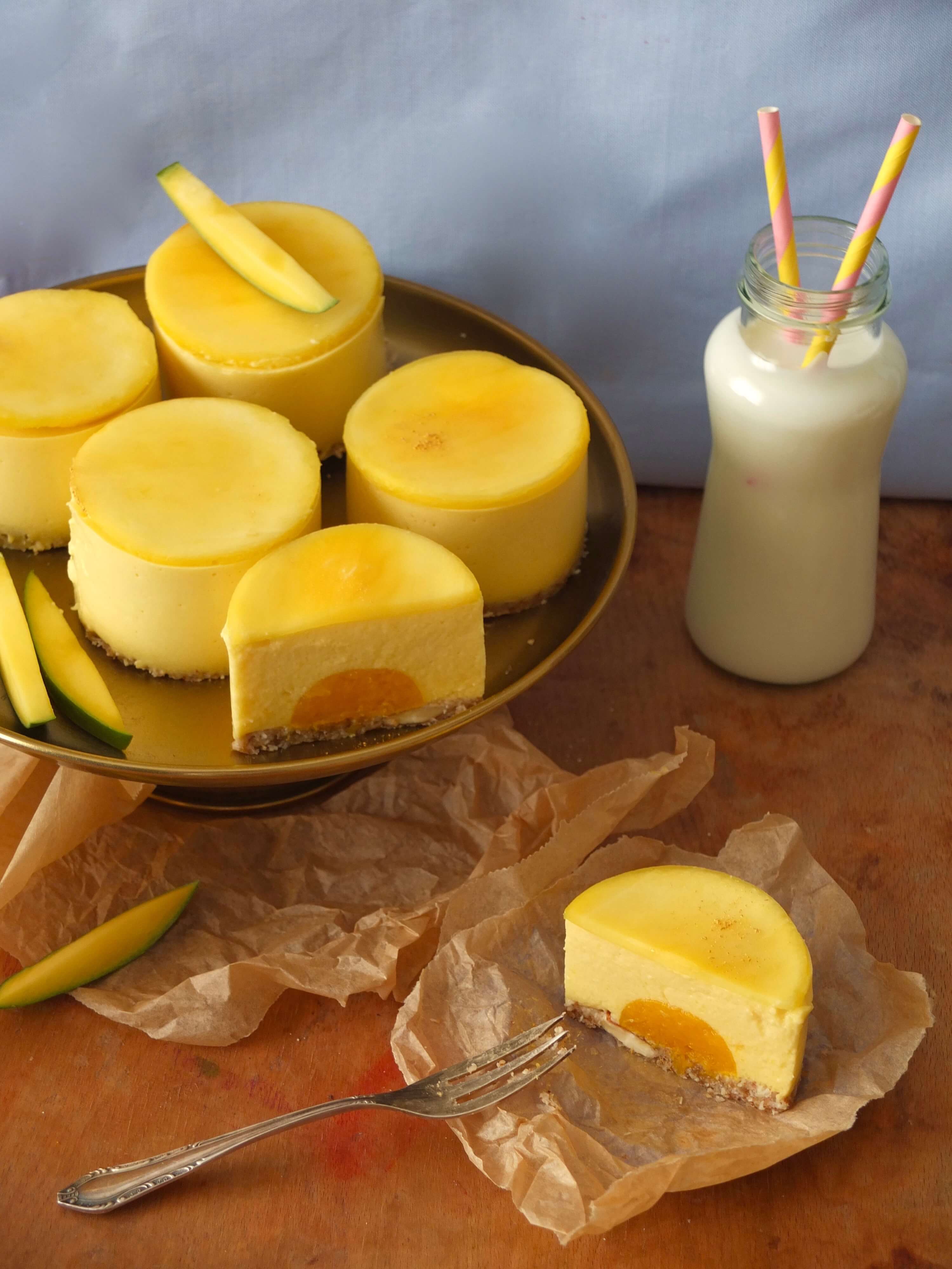 Gesunde Mango-Kokos-Törtchen | Raw, vegan & paleo