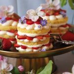 Erdbeer-Rhabarber-Törtchen | La Crema Patisserie Food- und Backblog