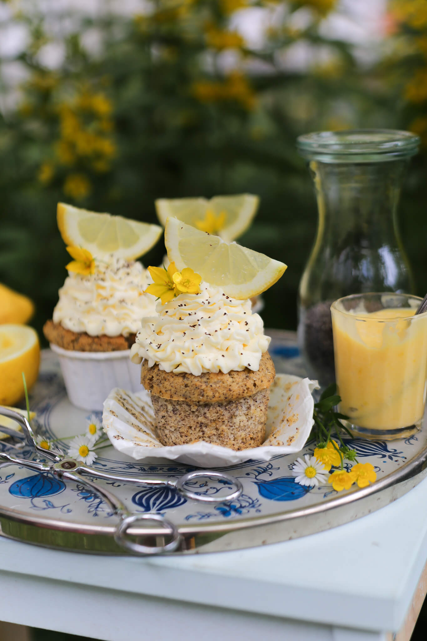 Zitronen-Mohn-Cupcakes mit Lemon Curd – La Crema