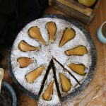 Mohnkuchen mit Birnen & Marzipan | Rezept