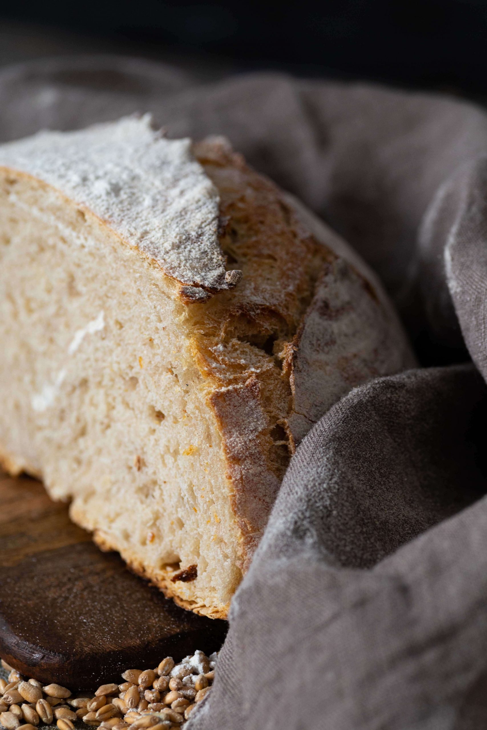 Weizenbrot mit Sauerteig | im Topf gebacken – La Crema
