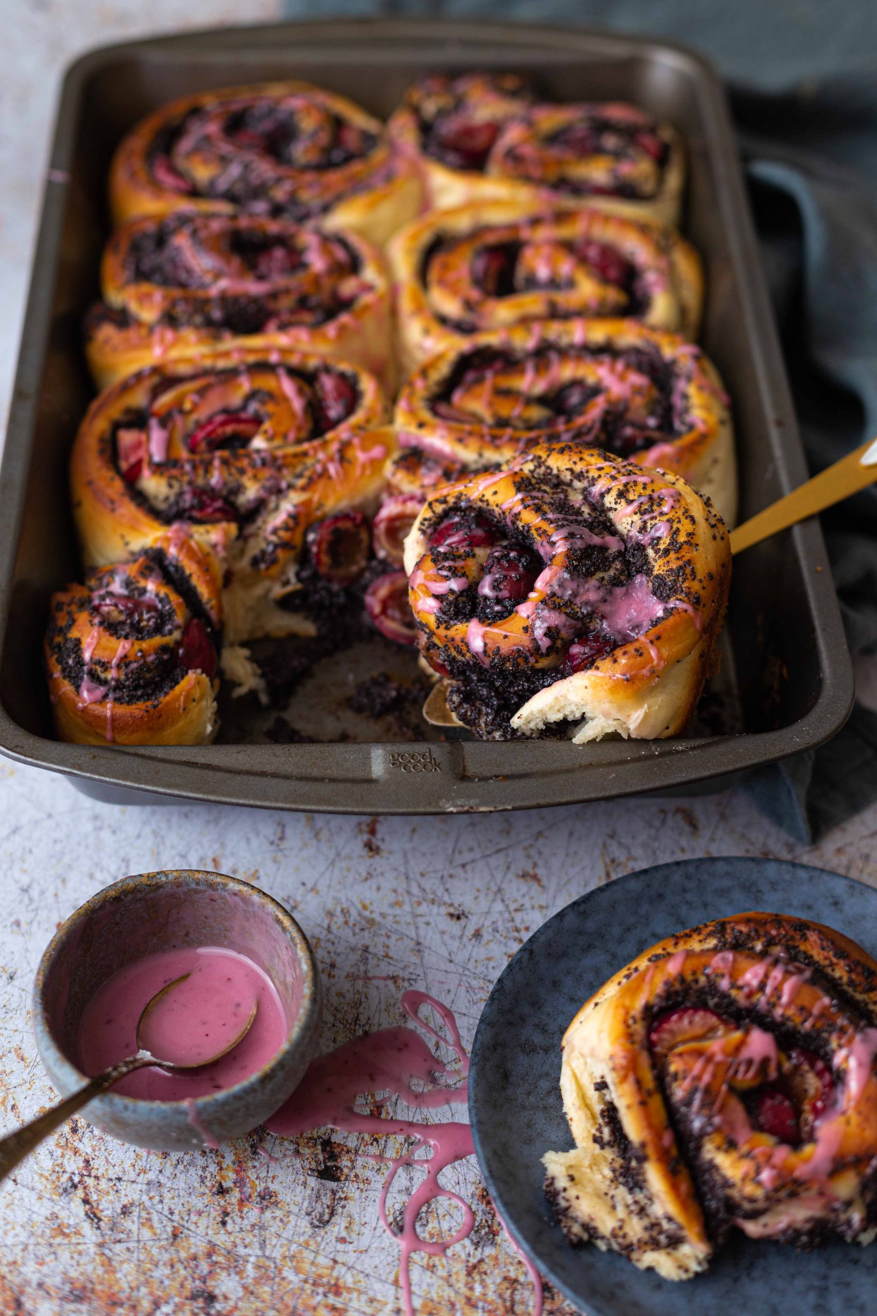 Kirsch-Mohn-Schnecken – La Crema Kirsch-Mohn-Schnecken – La Crema