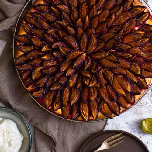 Einfacher Zwetschgenkuchen Mit Hefeteig La Crema