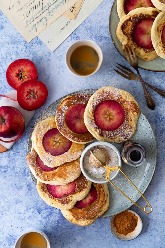 Apfel Pfannkuchen mit Hefe | Rezept