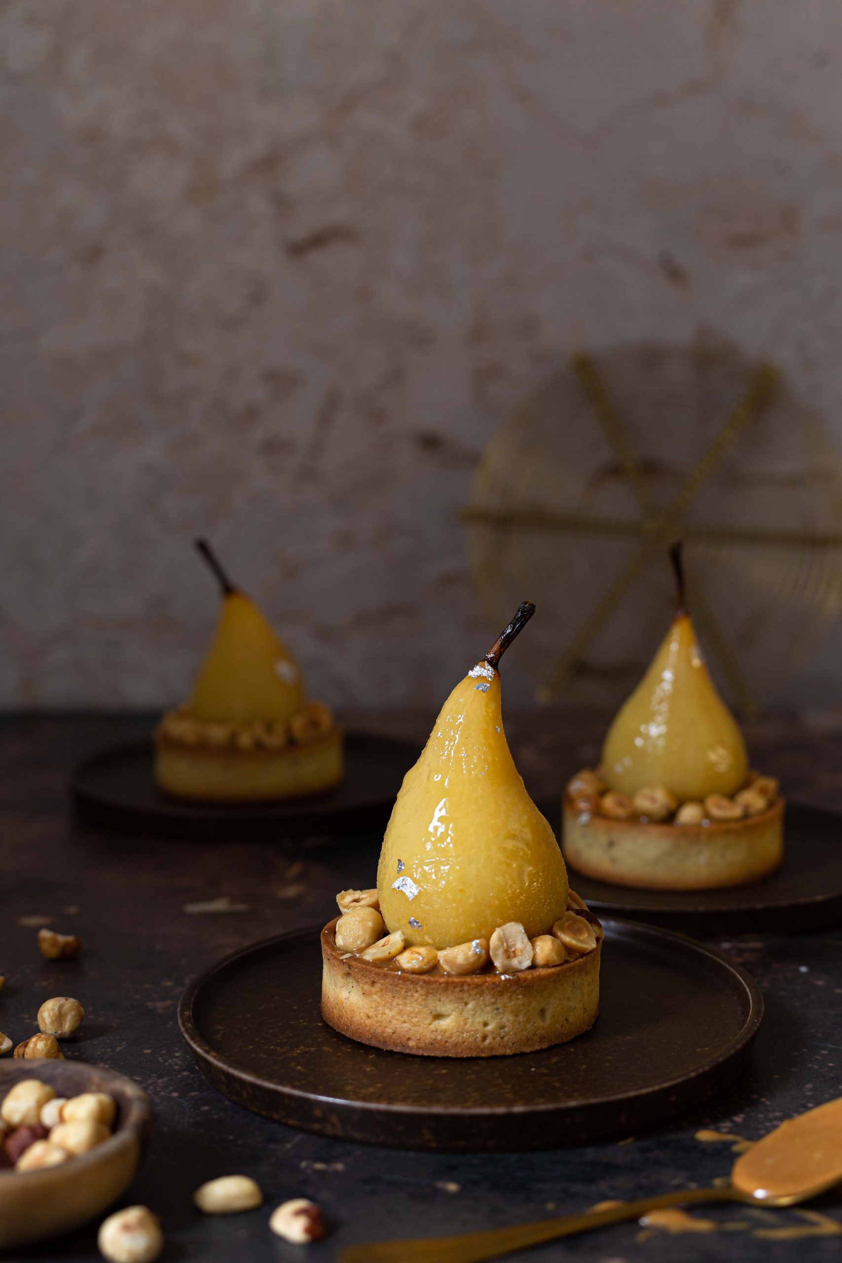 Birnen-Haselnuss-Törtchen mit Karamell – La Crema Birnen-Haselnuss-Törtchen mit Karamell – La Crema