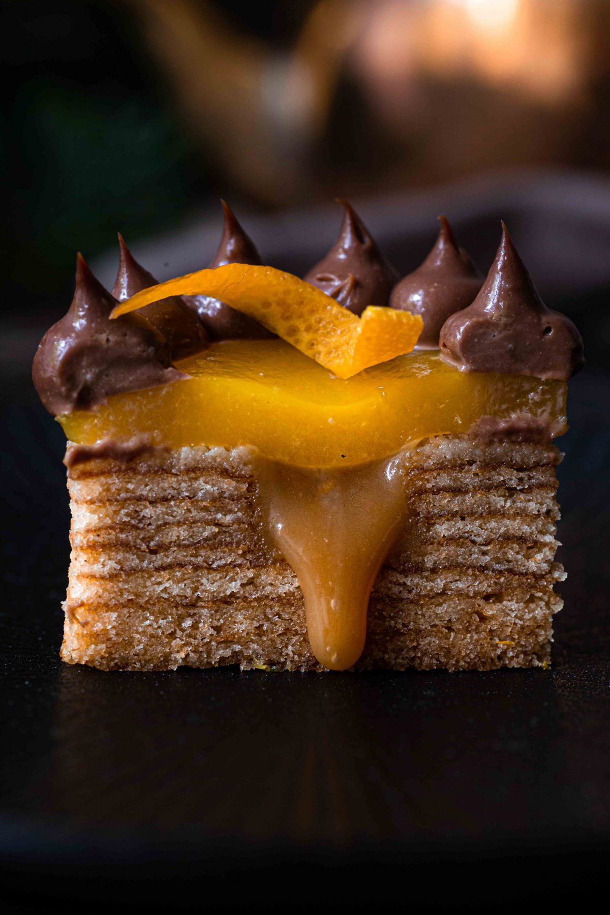 Baumkuchen Törtchen mit Amaretto-Cremeux, Orangengelee und ... Baumkuchen Törtchen mit Amaretto-Cremeux, Orangengelee und ...