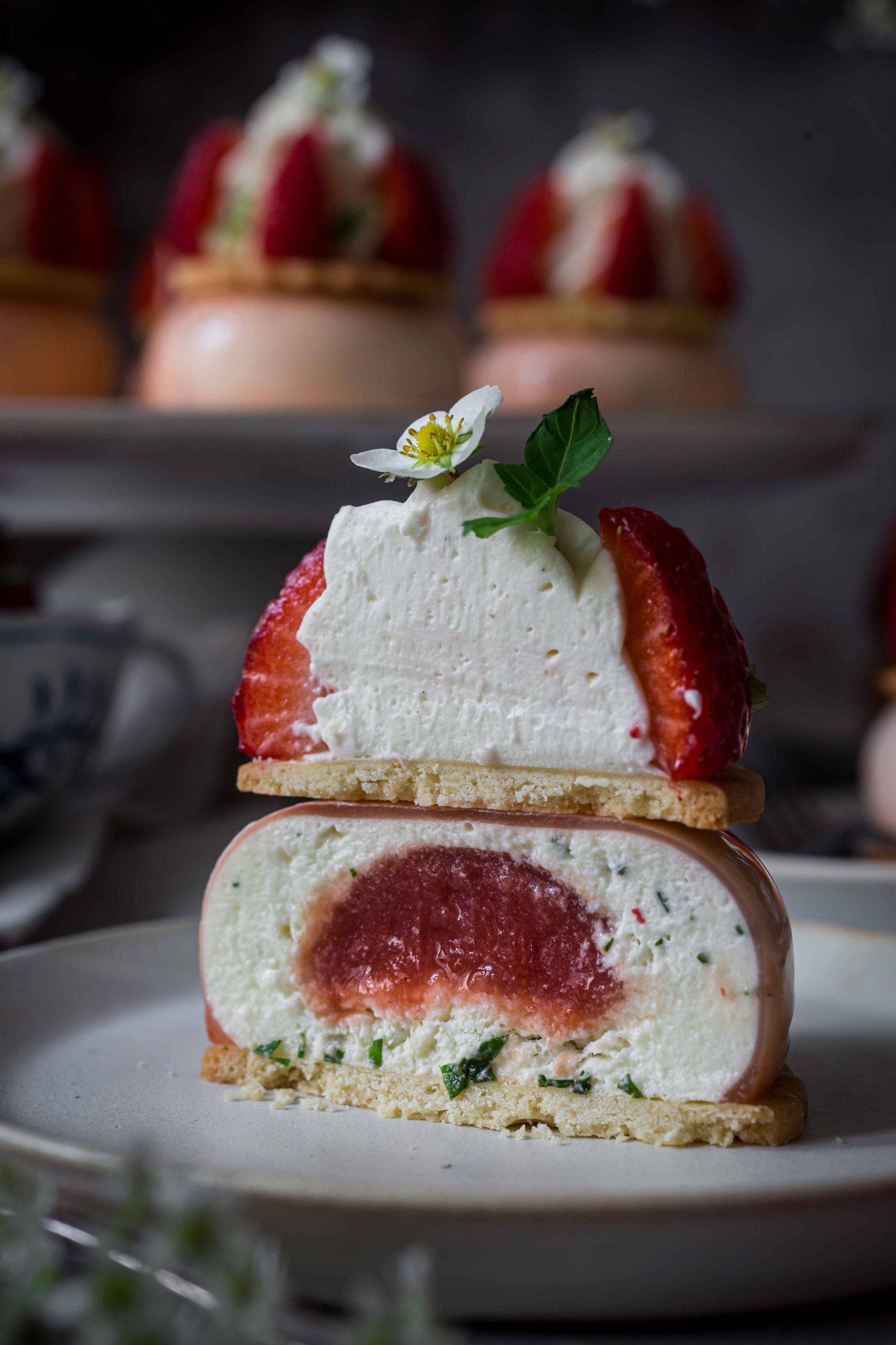 Erdbeer-Basilikum-Törtchen – La Crema