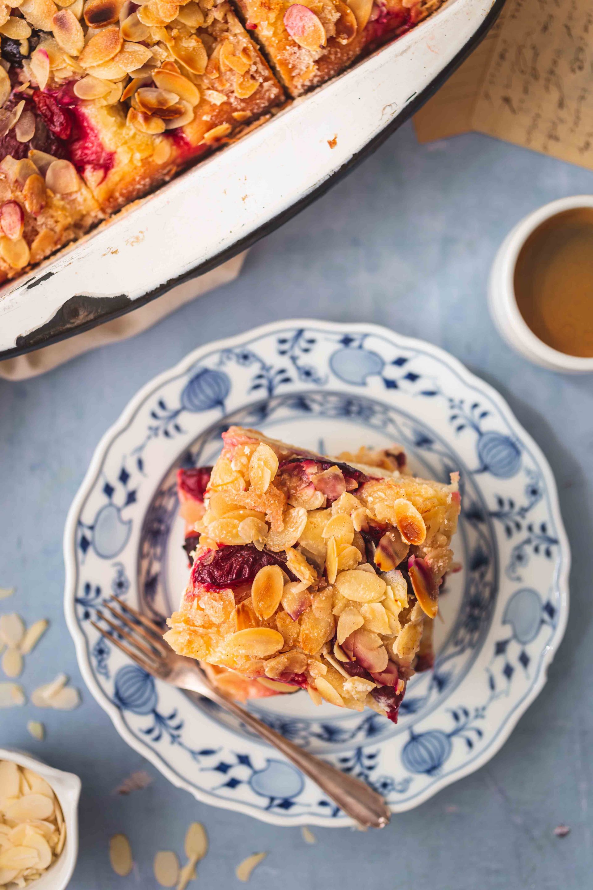 Sächsischer Butterkuchen mit Pflaumen – La Crema