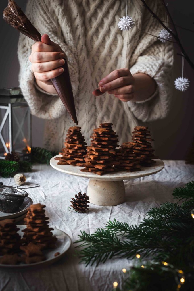 Knusprige Lebkuchen | Rezept für weihnachtliche Tannenbäumchen