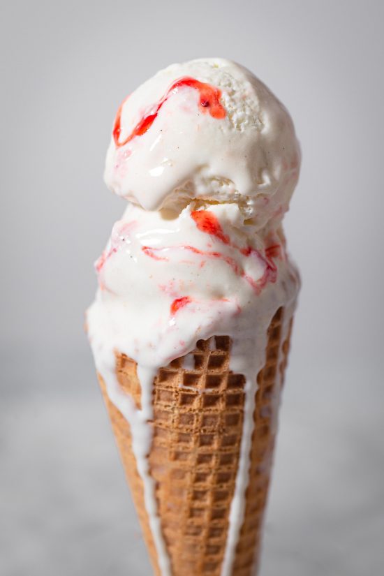 Grundrezept für cremiges Eis ohne Eismaschine | Joghurt-Vanille-Eis