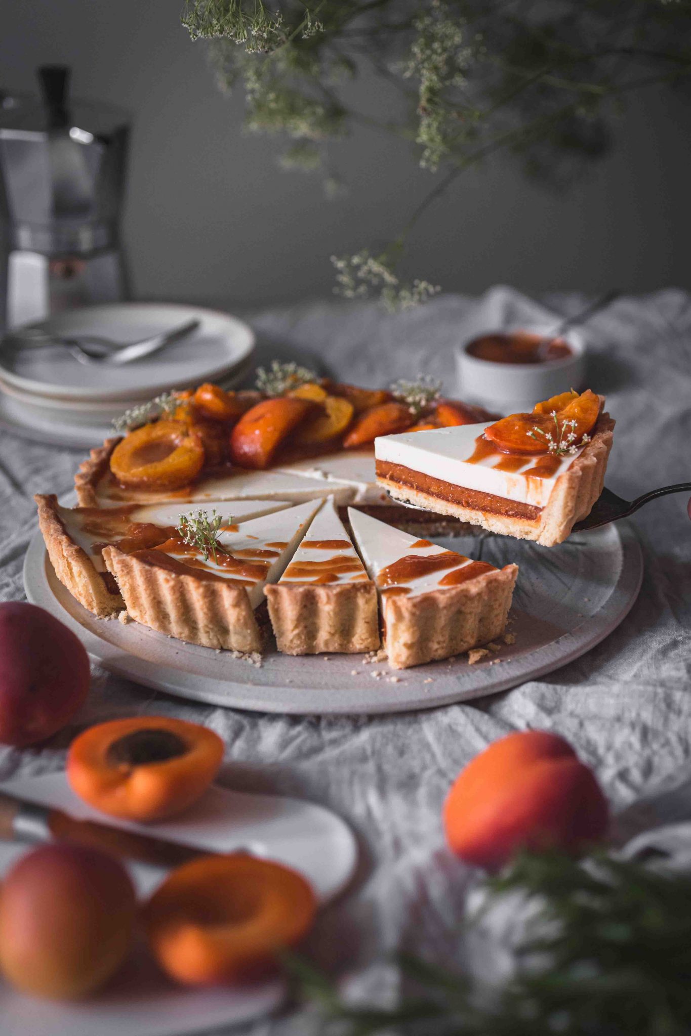 Aprikosen-Tarte mit Rosmarin-Panna Cotta – La Crema