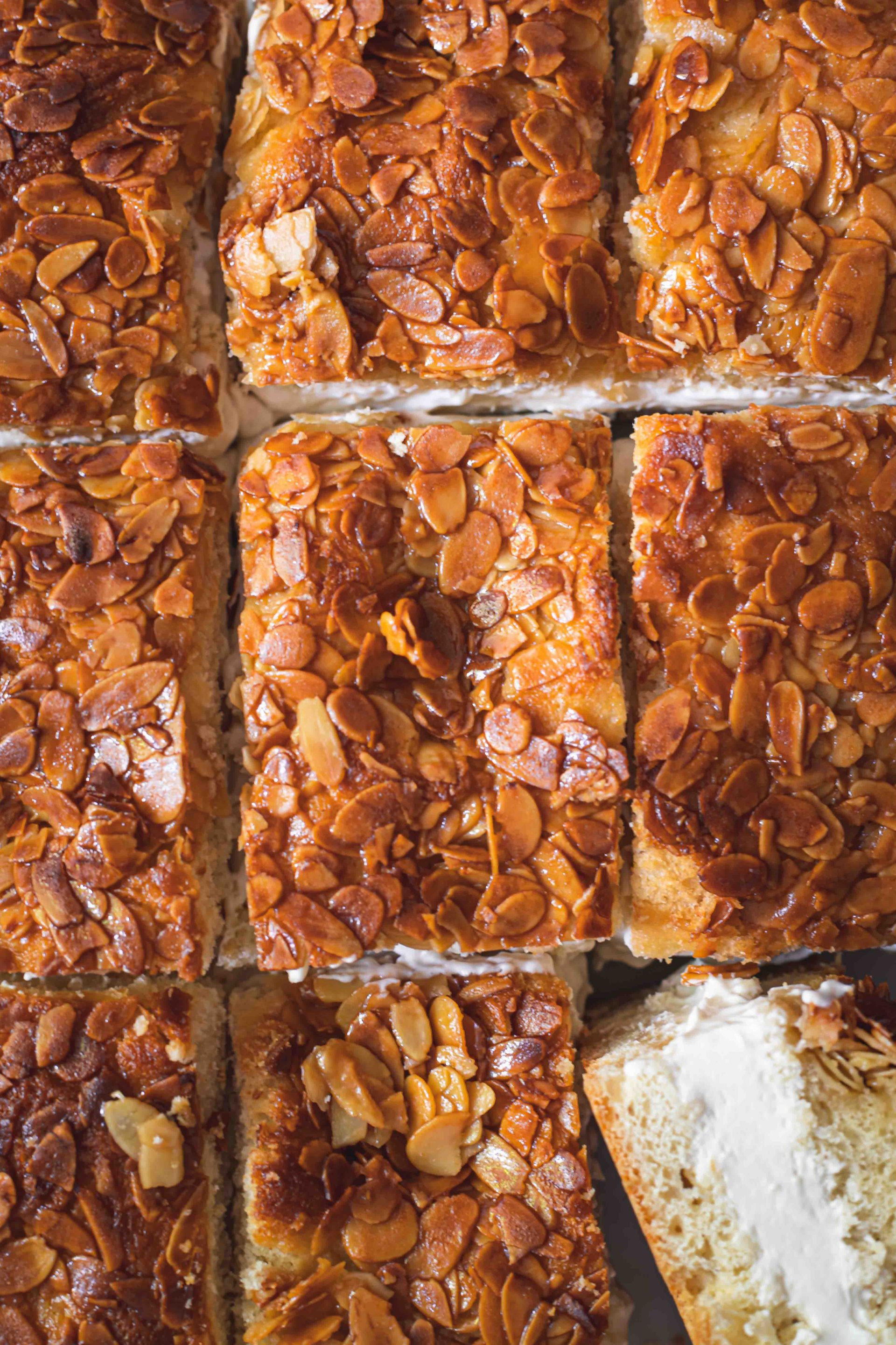 Bienenstich wie vom Bäcker – La Crema Bienenstich wie vom Bäcker – La Crema