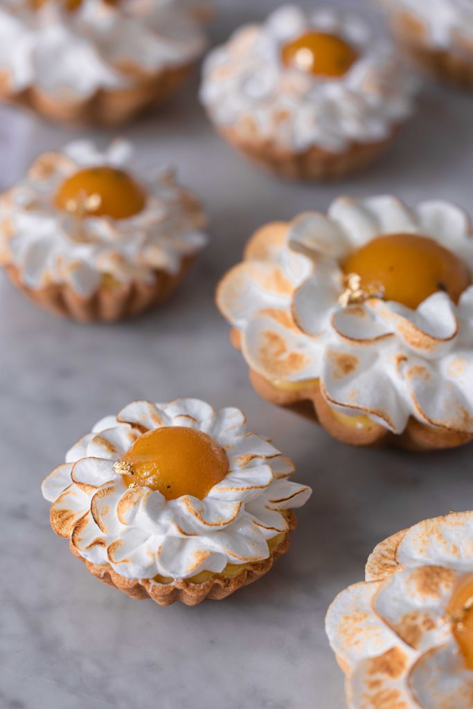 Blumige Passionsfrucht-Tartelettes | Rezept