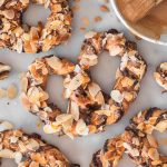 Nougatbrezeln mit Espressoglasur | Rezept