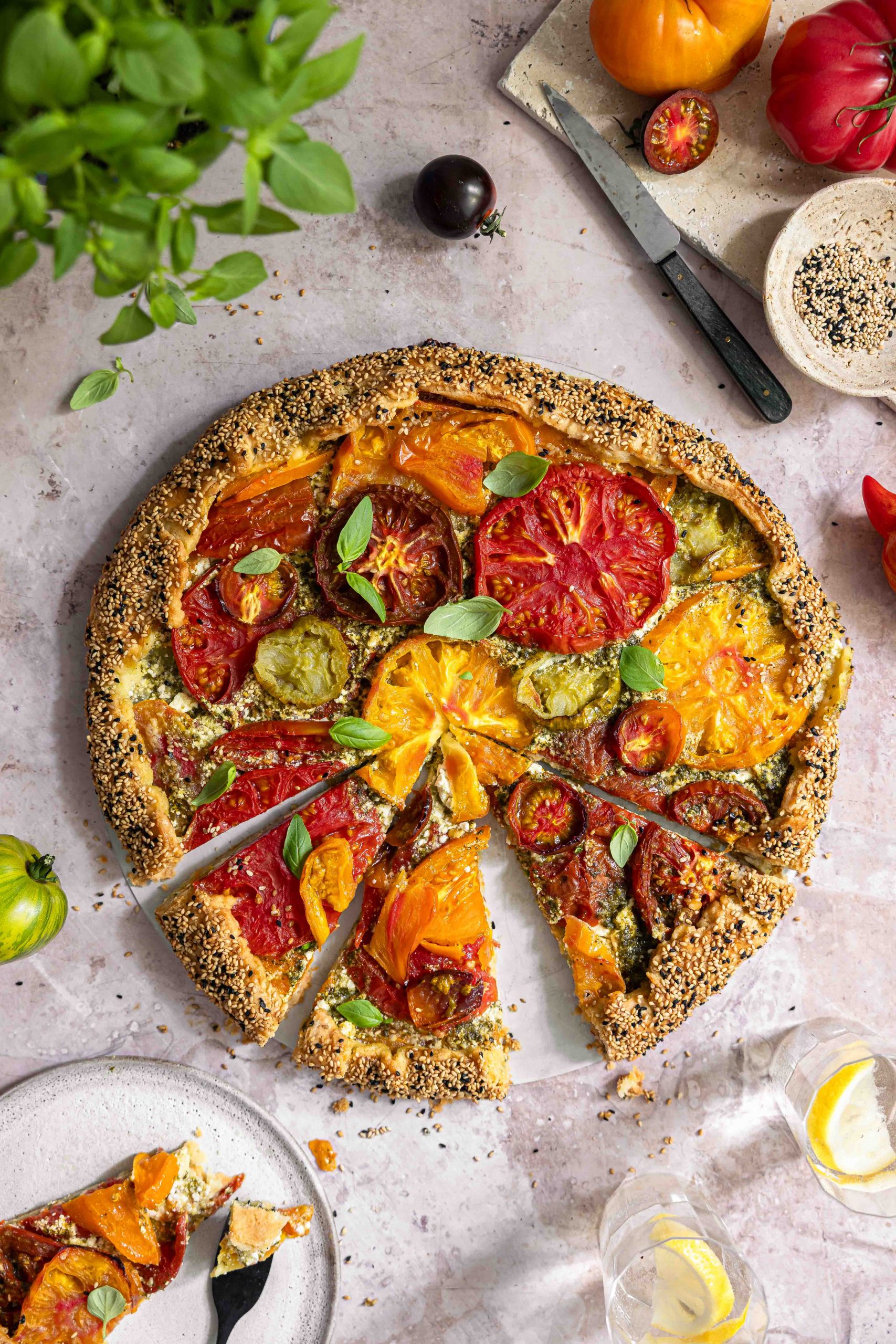 Tomaten Galette mit Feta & Pesto | Rezept