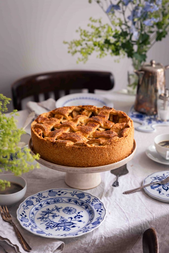 Holländischer Apfelkuchen mit Rosinen | Rezept