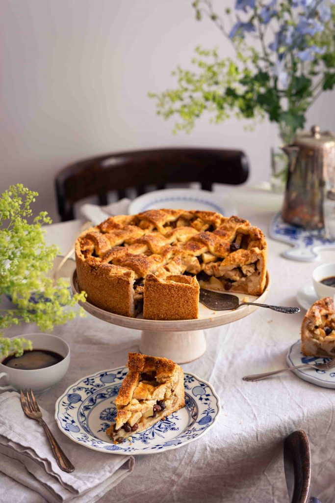 Holländischer Apfelkuchen mit Rosinen | Rezept