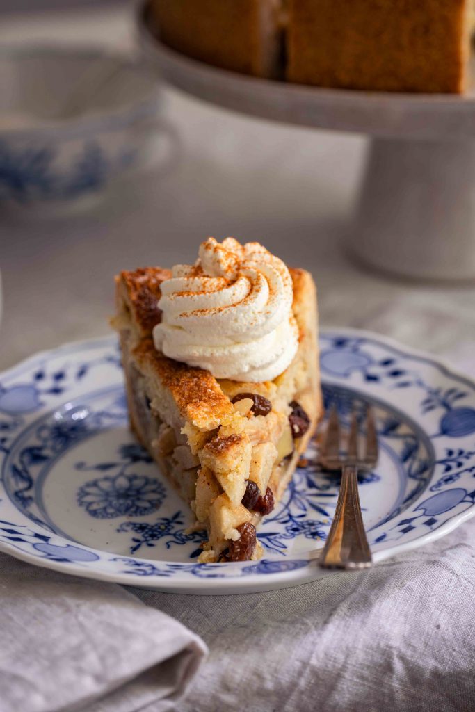 Holländischer Apfelkuchen mit Rosinen | Rezept
